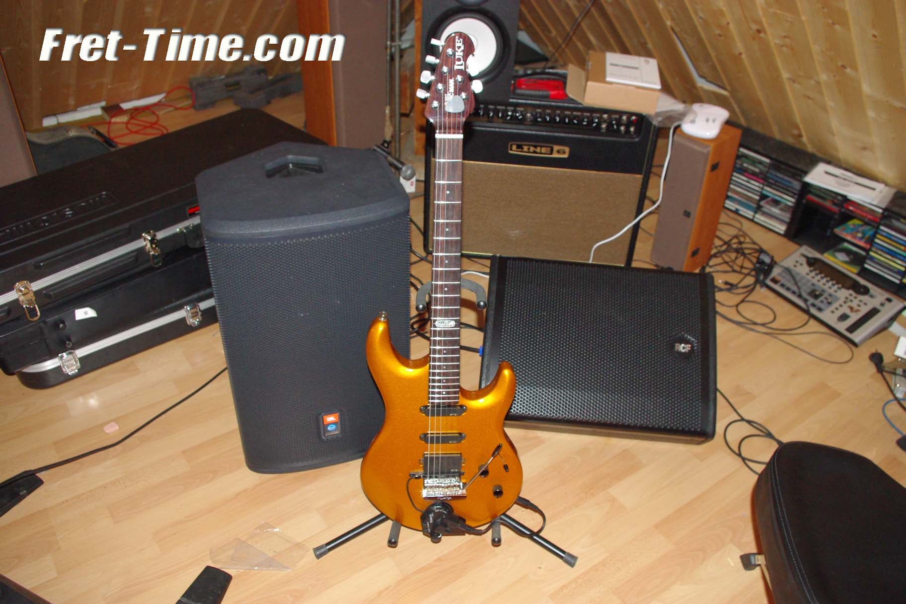 Un retour de scène mieux que votre ampli guitare ? Super test du RCF NX 12  SMA - Amplification